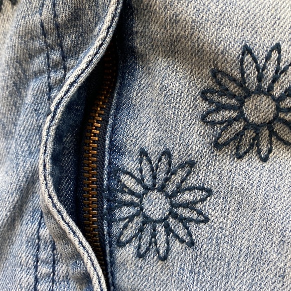 Juniors mossimo shorts - Picture 8 of 10